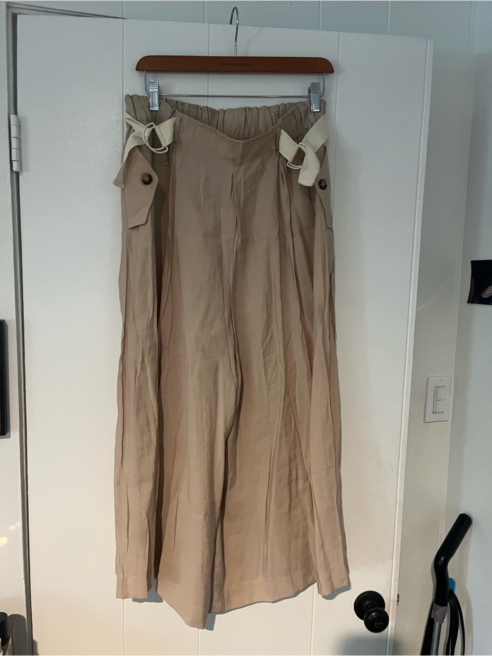 Anthropologie Beige- Pink Cropped Palazzo Pants- Medium